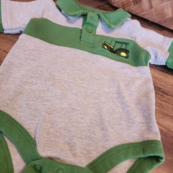 John Deere Baby Boy Size 6 Months Bodysuit One Piece Embroidered Tractor Thermal - Picture 2 of 9